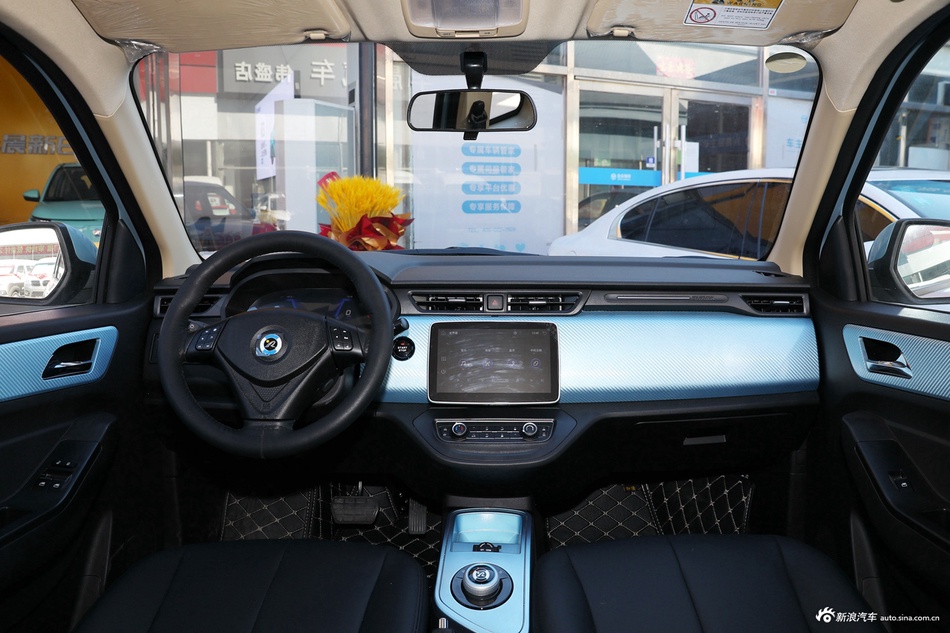 2021款华晨新日i03A 基本款