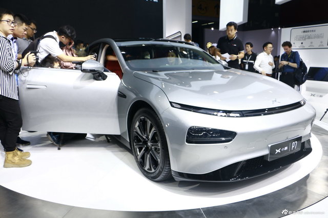 小鹏汽车P7