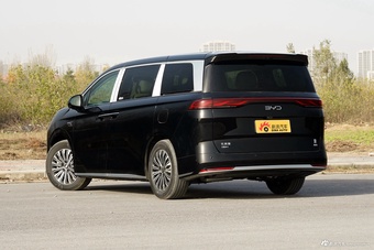 2026款比亚迪夏 DM-i 1.5T 218KM 卓越型