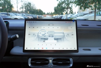 2025款零跑B01 550悦享版