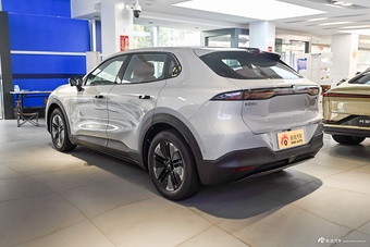 2026款深蓝S05 520MAX纯电版