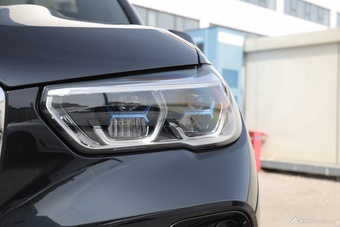 2022款宝马X5 xDrive 40Li 尊享型M运动套装