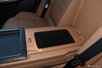 2025款奔驰E级 E 300 L 时尚运动型