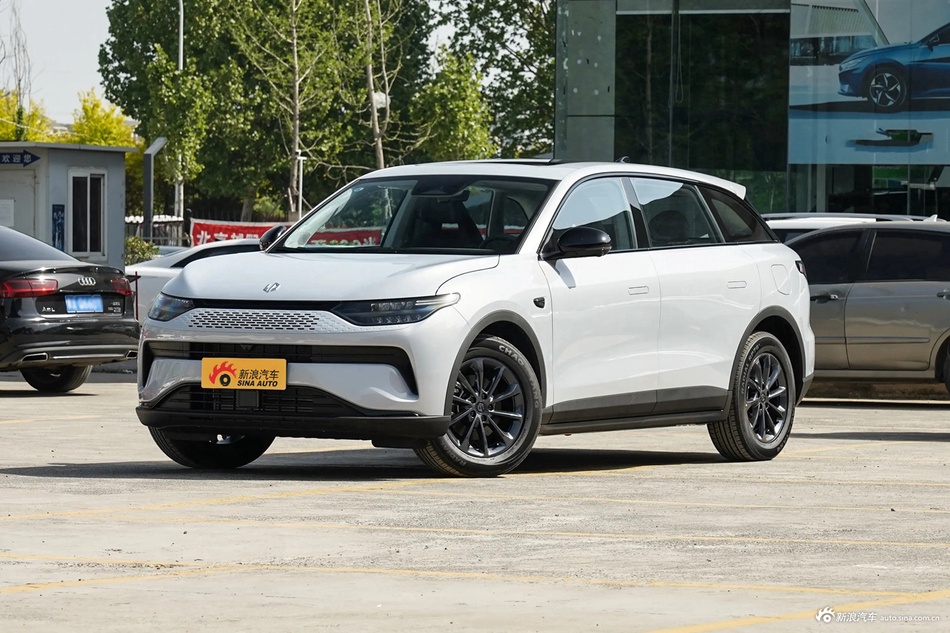 2023款零跑C11 增程285舒享版