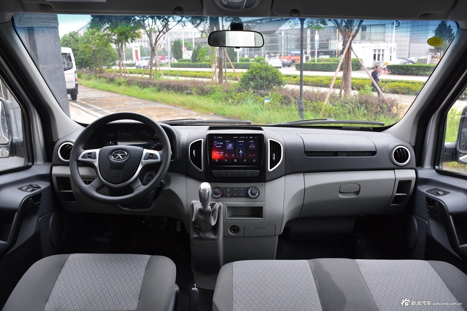 2021款星锐2.0T手动5系星快运6/7座高顶D20TCIF1