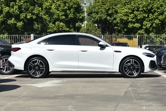 2026款一汽奥迪A5L 2.0T 乾崑智驾版