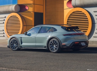 2025款Taycan 4S Cross Turismo 官图