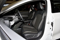 2025款一汽丰田bZ5 550 PRO智行版