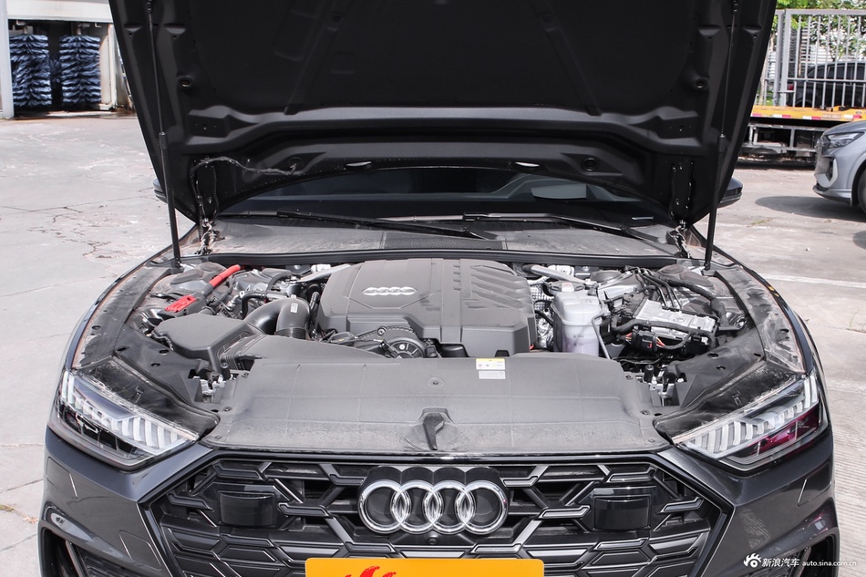 2025款奥迪A7 45 TFSI 臻选型
