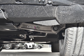 2026款奥迪Q5L 45周年典藏版 40 TFSI 豪华动感型