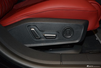 2022款奥迪A7L 45 TFSI quattro S-line 黑武士版