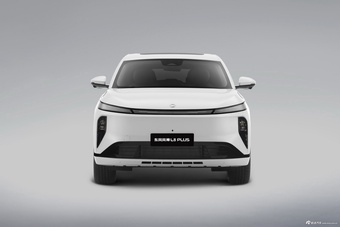 2026款风神L8 PLUS 1.5T 112km 至尊版 官图