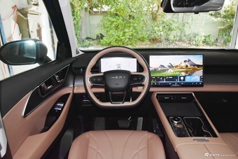 2024款瑞虎8 L 2.0T 两驱豪华版 7座