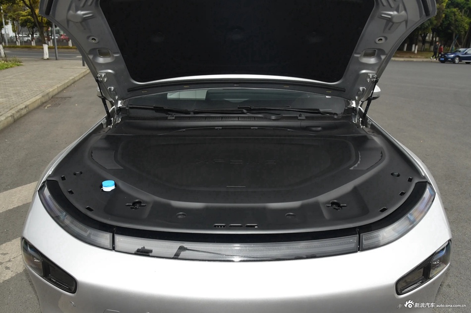 2023款小鹏P7i 702 Pro