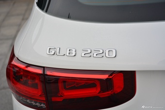 2023款奔驰GLB 200 时尚型
