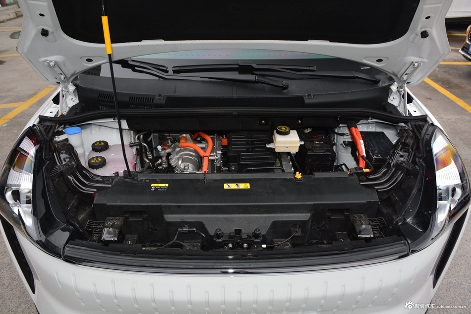 2021款奔腾NAT 网约版