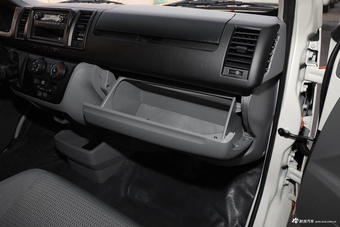 2021款凯锐浩克2.0L手动畅运标准6座平顶1TZS