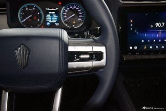 2024款大道 全能者 2.3T 柴油自动两驱舒享款平底货箱