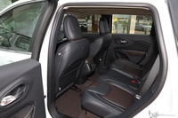 2020款自由光2.0L自动两驱经典运动版 