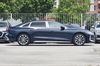 2026款奥迪A6L 2.0T 尊享致雅型
