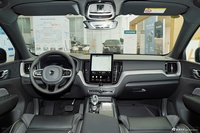 2026款沃尔沃XC60 B5 四驱智远极夜黑版