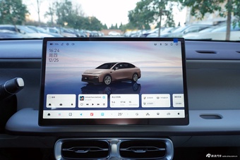 2025款零跑B01 550悦享版