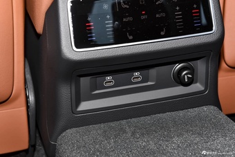 2024款奥迪A7L 45 TFSI quattro 奢享型
