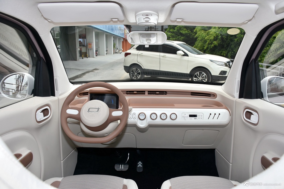 2026款奔腾小马 222km 炫彩马