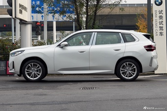 2025款宝马X3 改款 xDrive25L 豪华套装