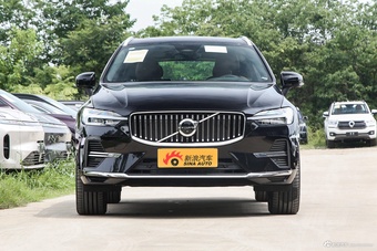 2025款沃尔沃XC60 插电式混合动力 智雅豪华版