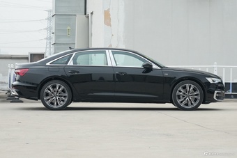 2026款奥迪A6L 45 TFSI 臻选动感型