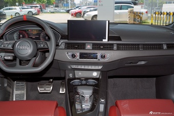 2025款奥迪A4L 200万辆悦享版 40 TFSI 豪华动感型