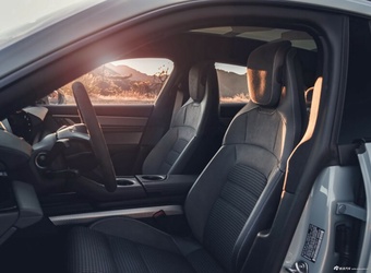 2025款Taycan 4S Cross Turismo 官图