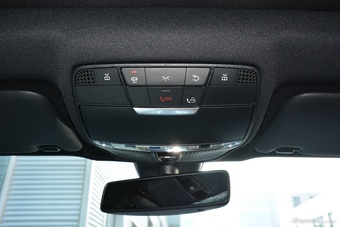 2023款奔驰E级 E 300 L 运动豪华型