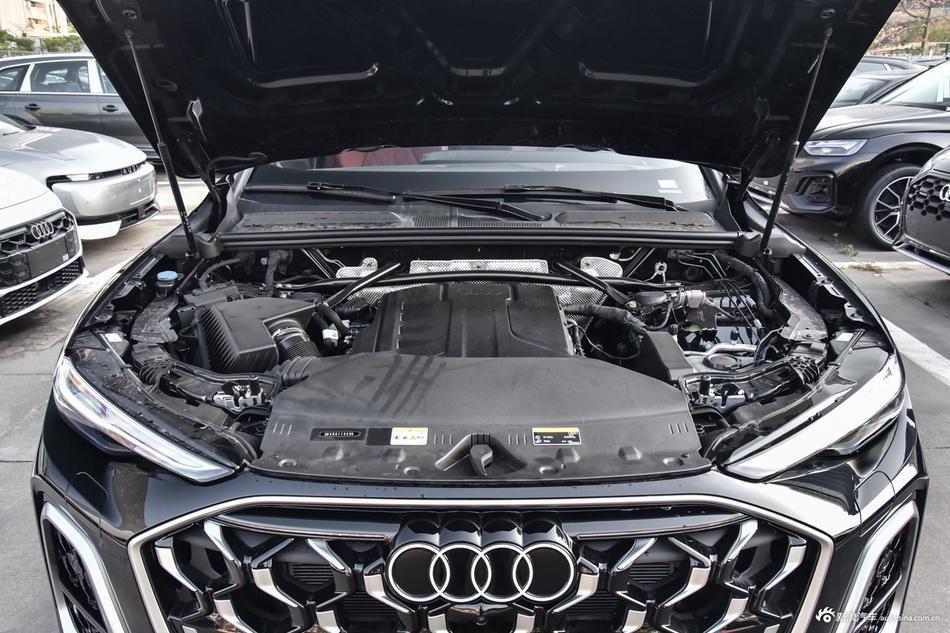 2026款奥迪Q5L 智混豪华版