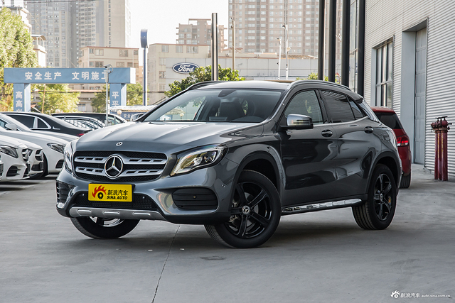2019款奔驰GLA级 GLA200 1.6T 自动时尚型