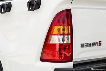 2022款福田征服者5 2.0T自动柴油两驱武林至尊长轴4F20TC