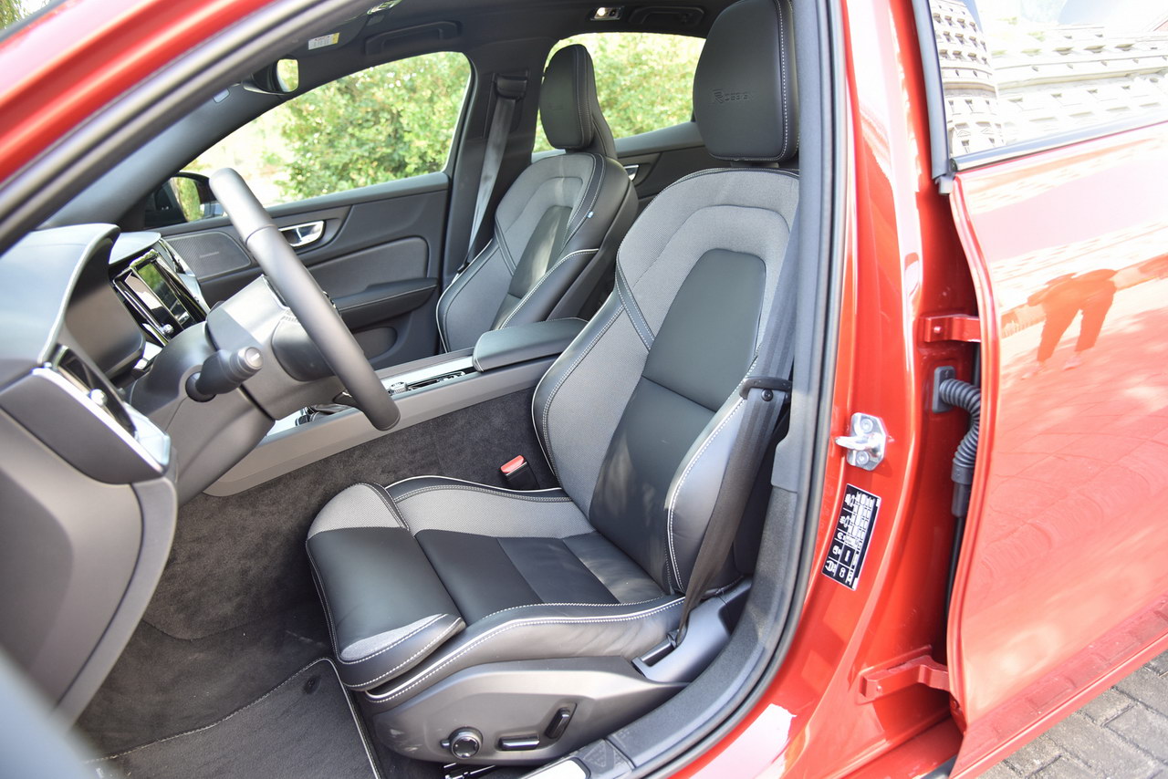  2020款沃尔沃S60 T5智雅运动版