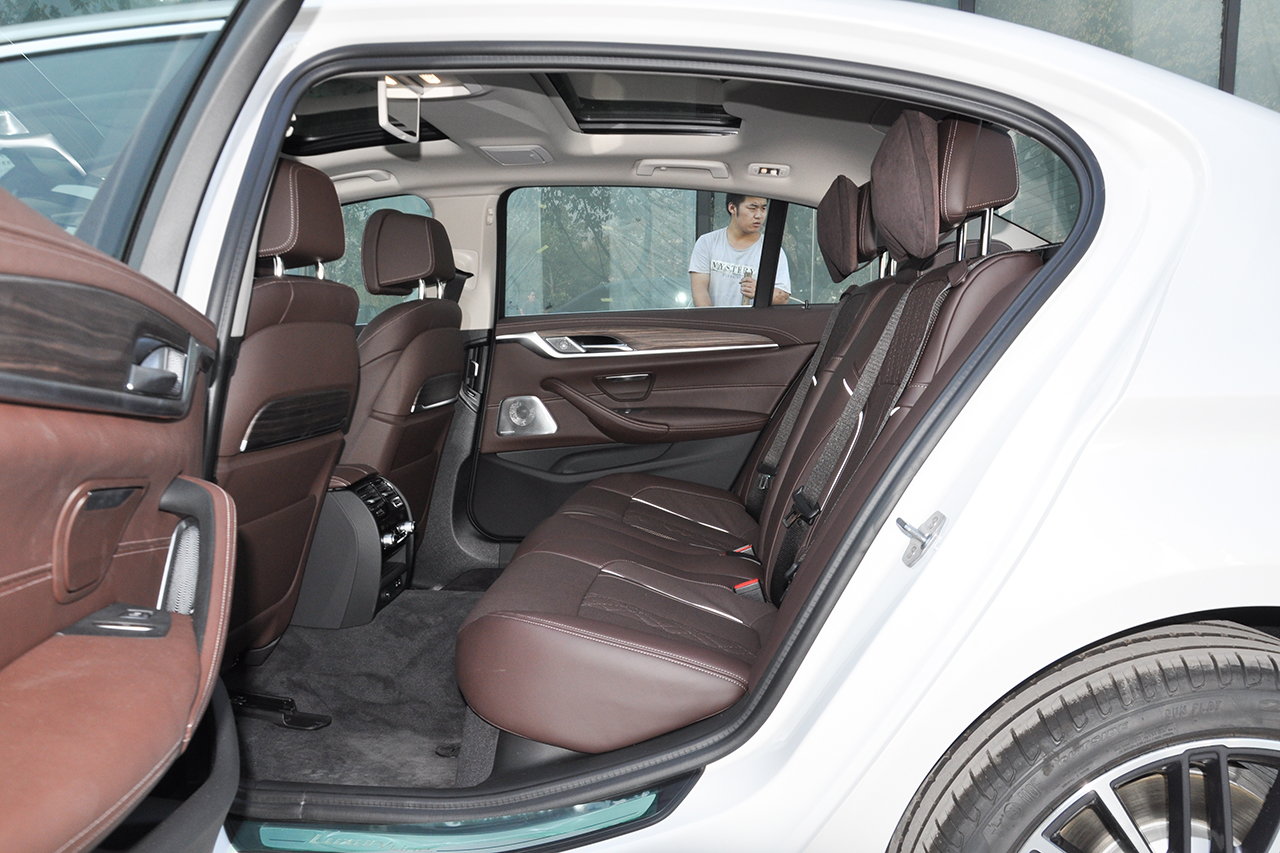 2020款宝马5系2.0T自动530Li 行政型豪华套装