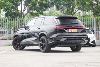 2026款奥迪Q6 45 TFSI quattro 黑武士版