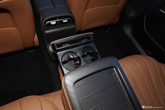 2026款奔驰E级 260 L 经典型