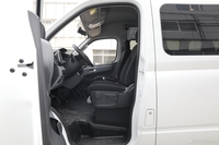 2021款上汽MAXUS V80 2.0T PLUS AMT全能王长轴中顶7座