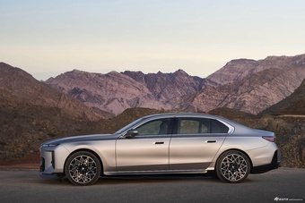 2027款宝马i7 60 xDrive 海外版 官图