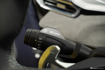 2025款Emira 2.0T DCT Turbo SE