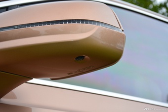 2023款添越 4.0T V8 长轴距雅度版