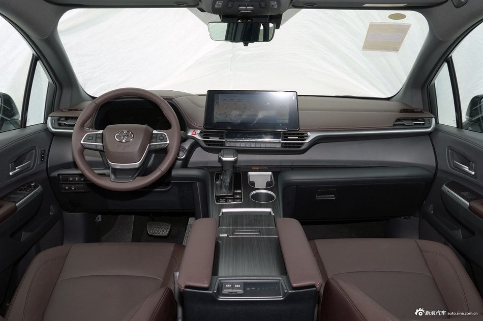 2026款格瑞维亚 2.5L混动 尊爵MAX四驱版