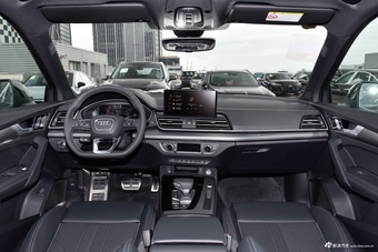 2026款奥迪Q5L 45周年典藏版 45 TFSI 豪华动感型图片