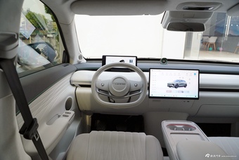 2025款星纪元 ET 增程 240 四驱至臻尊享