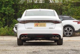 2025款艾瑞泽8 Pro 2.0T 尊享型