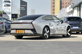 2025款小鹏P7 750 四驱高性能 Ultra